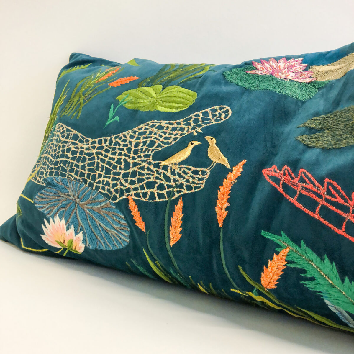 Kissen Crocodile - handbestickt – Bild 2