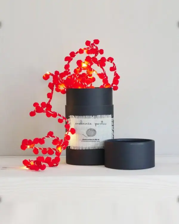 MELANIE PORTER Lichterkette Pom Pom Rot